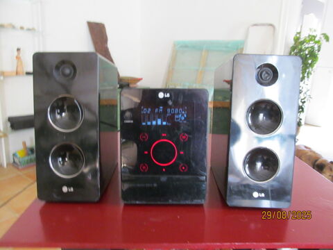 Cause départ, prix bradé. Chaine HiFi
A prendre à domicile 30 Montgivray (36)
