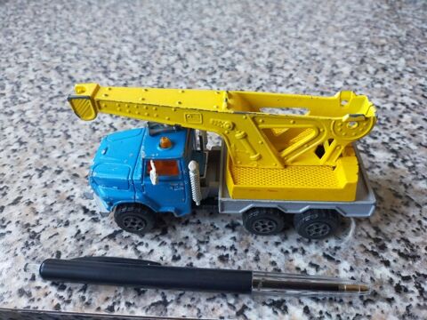 Camion de dépannage MAJORETTE au 1/60e
3 Mirecourt (88)