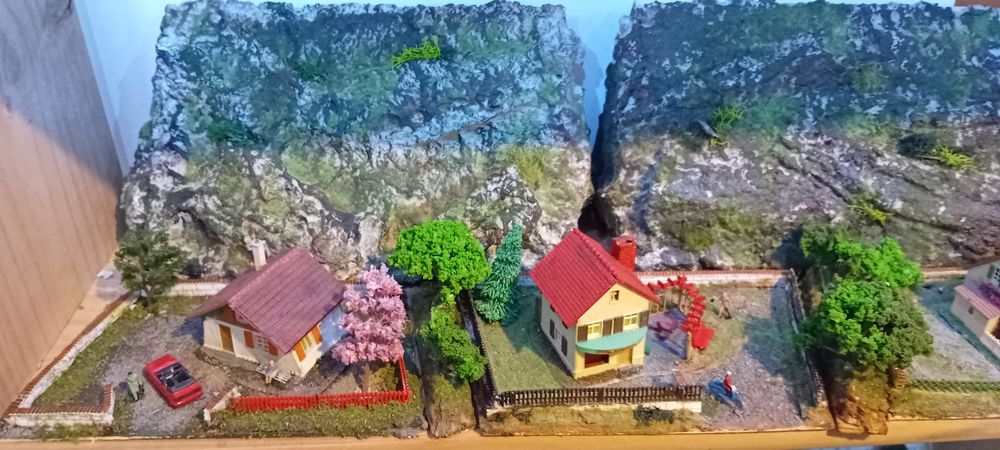 D&eacute;cor pour mod&eacute;lisme maquettes personnages accessoires 
Jeux / jouets