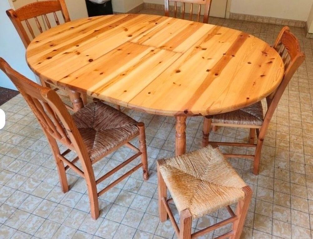 Table extensible en pin massif + 4 chaises + 1 tabouret Meubles