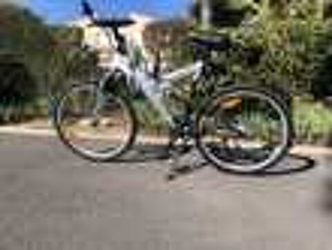 VTT DECATHLON NEUF 
Vlos