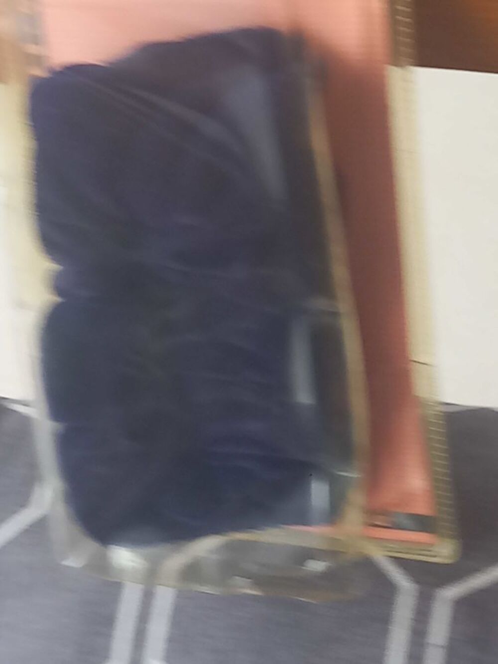 Chouchou velours, neuve, violet. Bo&icirc;te d'emballage ab&icirc;m&eacute; mais jamais ouvert Vêtements