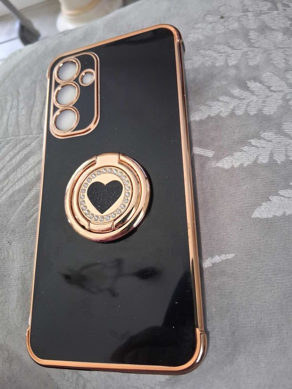 LOT DE TROIS ETUIS EN CUIR DONC UNE COQUE Accessoires