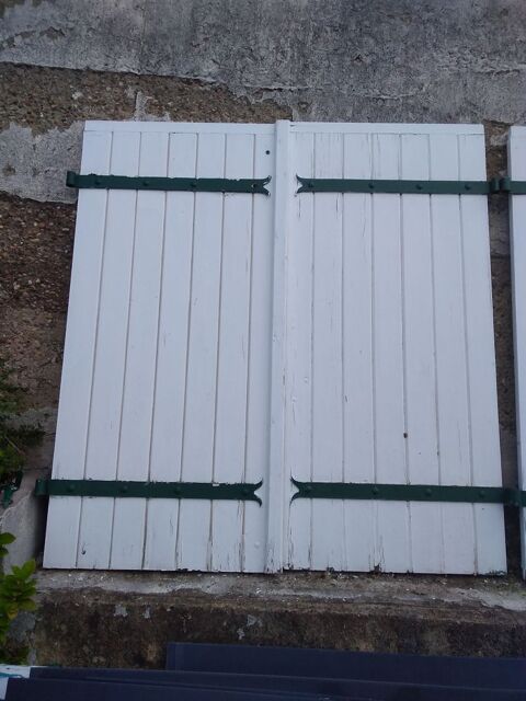 Volets battants en bois 19 Caveirac (30)