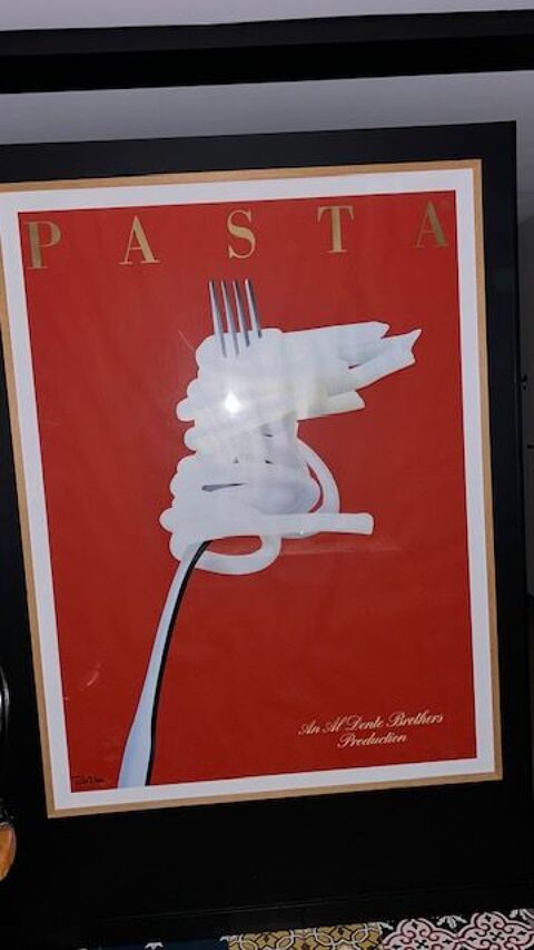 affiche de pates de RAZZIA  dans un cadre bois et  verre Talmont-Saint-Hilaire (85)