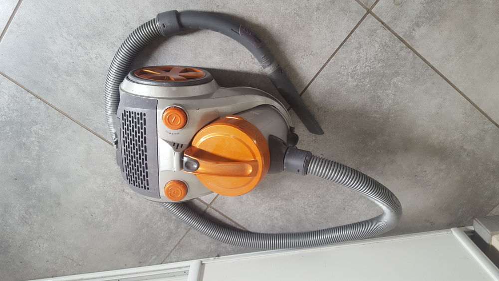 aspirateur 2000 W Electroménager