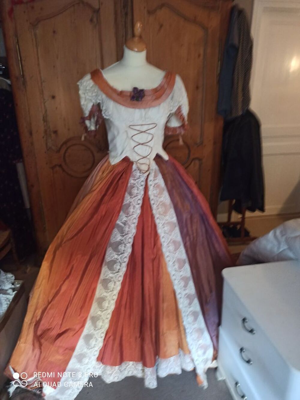 Robe pour danse 19eme crinoline Vêtements