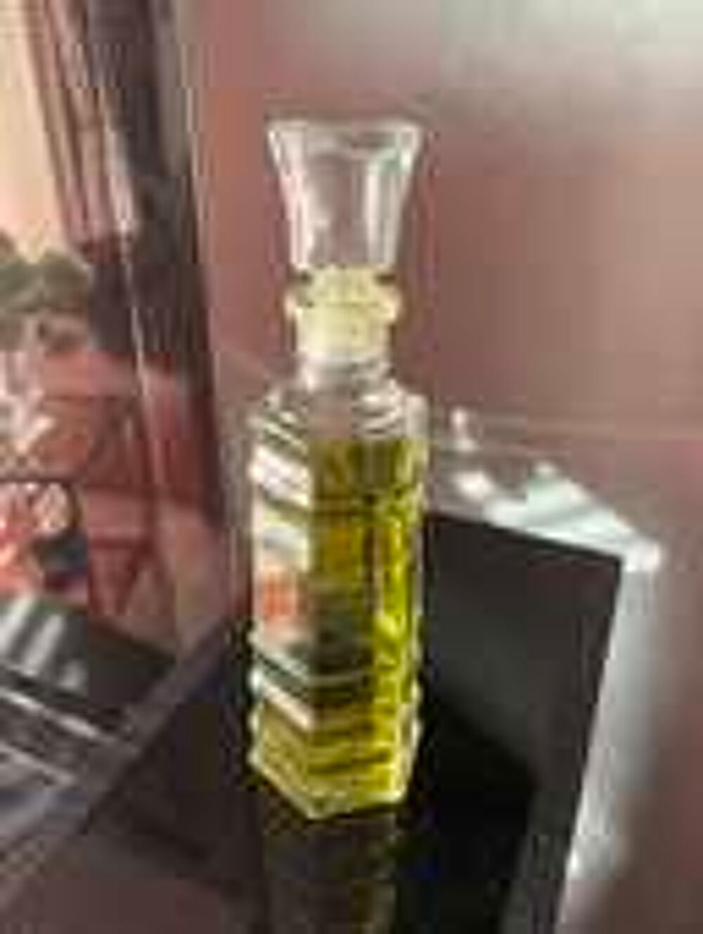Flacon d' eau de Cologne v&eacute;ritable et sup&eacute;rieur 70&deg; 
