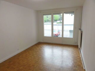  Appartement à louer 3 pièces 65 m²