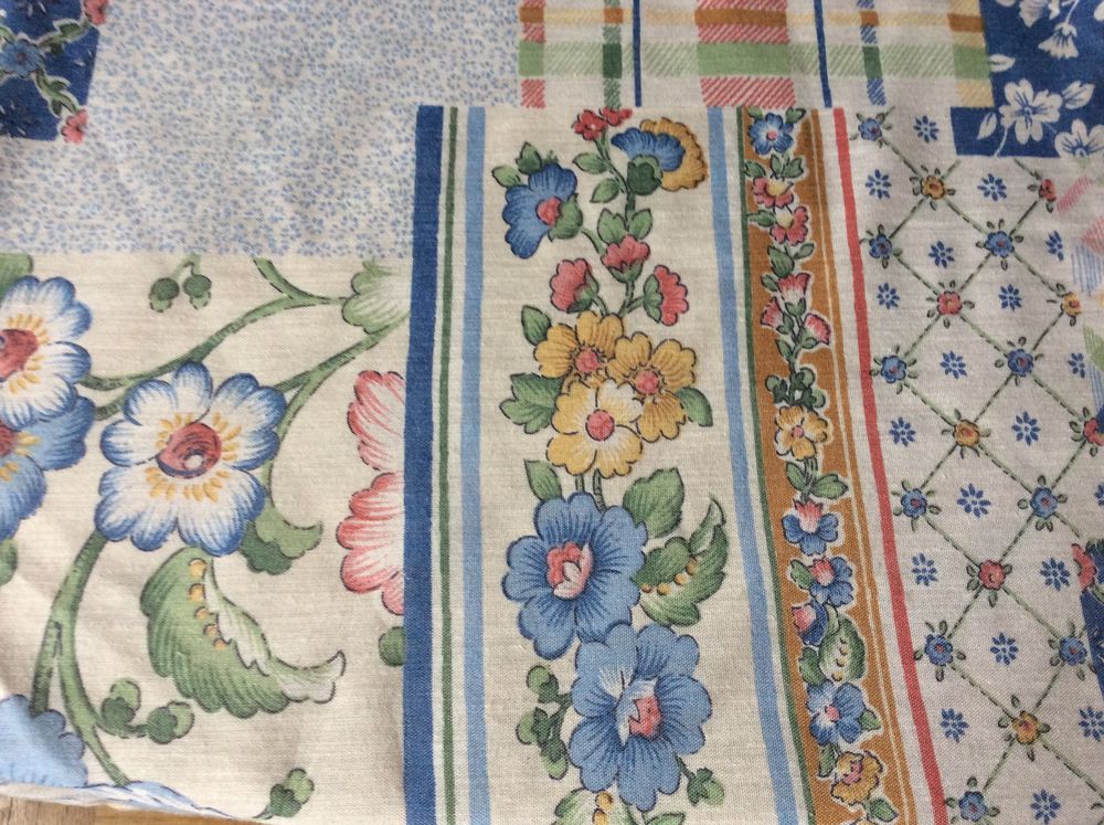 Nappe fleurie ronde - 188x188cm - TB &eacute;tat Décoration