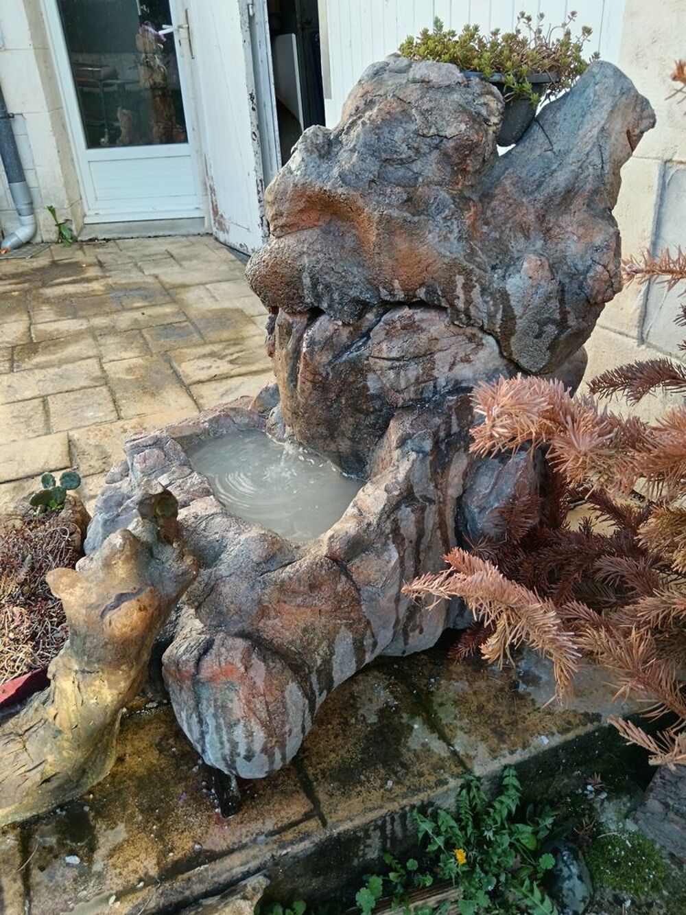 Cascade fa&ccedil;on rocailleur Jardin