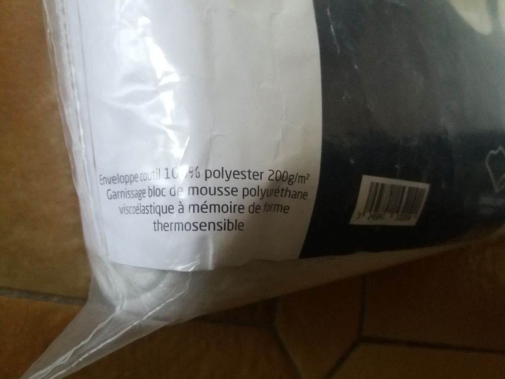 Oreiller &agrave; m&eacute;moire de forme neuf Décoration