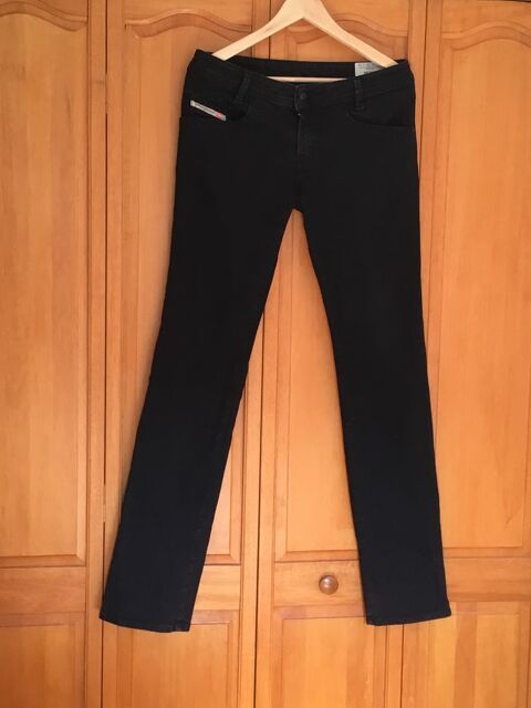 Jean Diesel femme. 110 Levens (06)