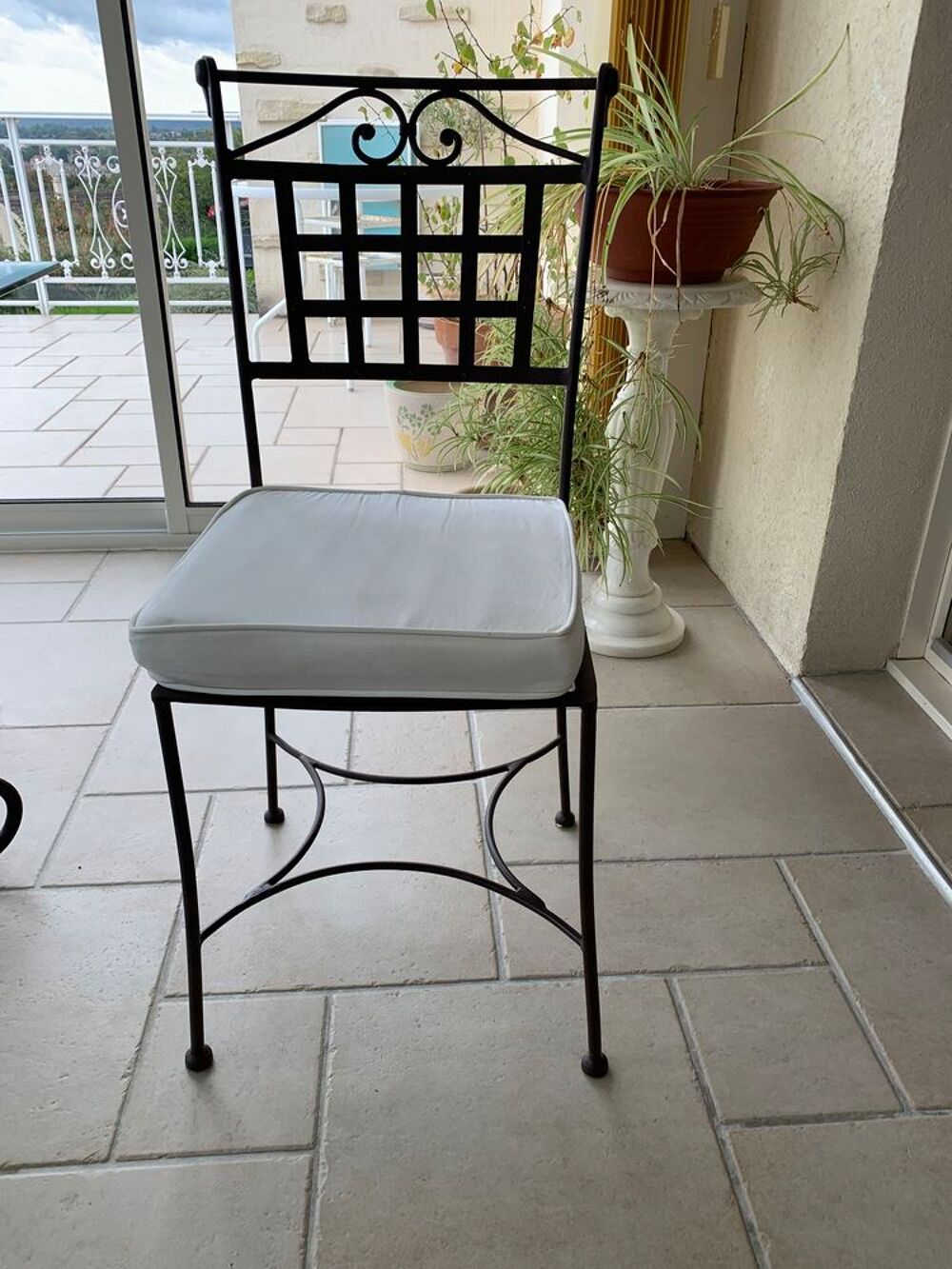 Table + 6 chaises Meubles