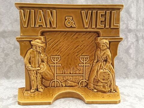 BAS RELIEF EN CERAMIQUE FAÏENCE PUBLICITAIRE VIAN&VIEIL 159 Marseille 11 (13)
