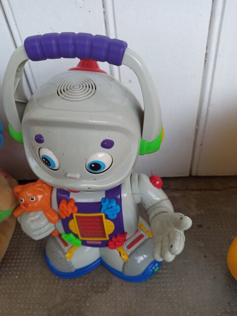 Robot int�ractif 5 N�mes (30)