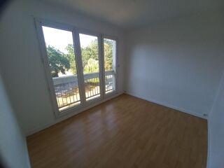  Appartement à louer 5 pièces 68 m²