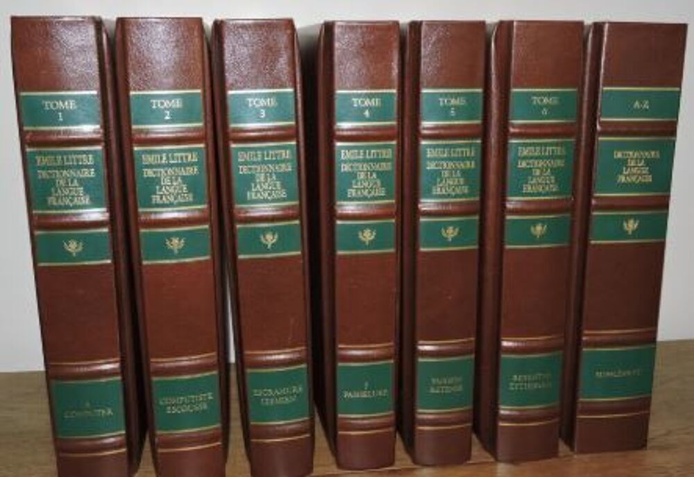 Dictionnaire - langue fran&ccedil;aise en cuir, pages dor&eacute;&eacute;s
7vol. Livres et BD