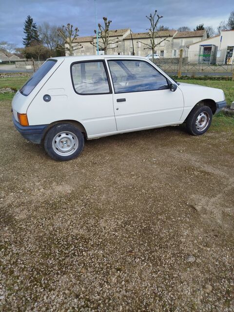 Peugeot 205 1.7 D Color line 1990 occasion Chef-Boutonne 79110
