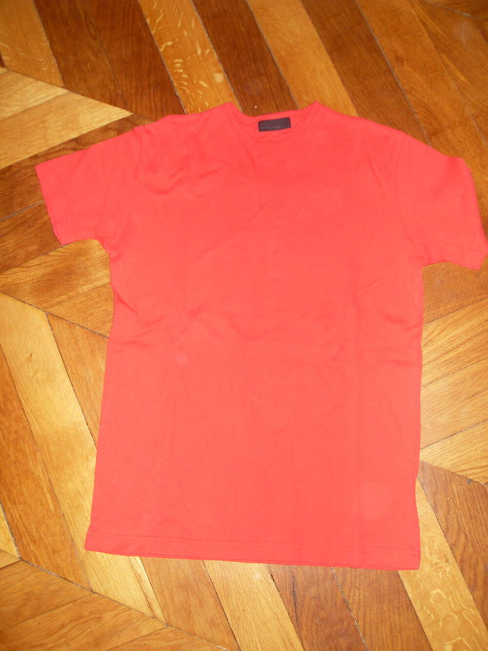 T shirt rouge Homme taille S neuf Vtements