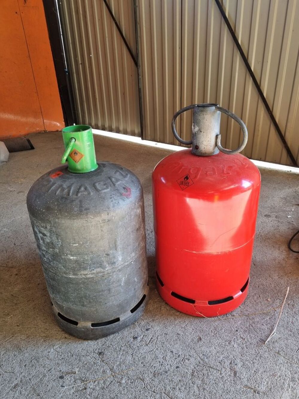 Deux bouteilles de Butane 13kg neufs pleins. Bricolage