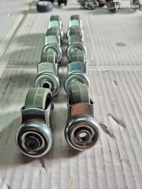 Lot de 8 roulettes pivotantes � 40 mm � platine ronde 20 Mimizan (40)