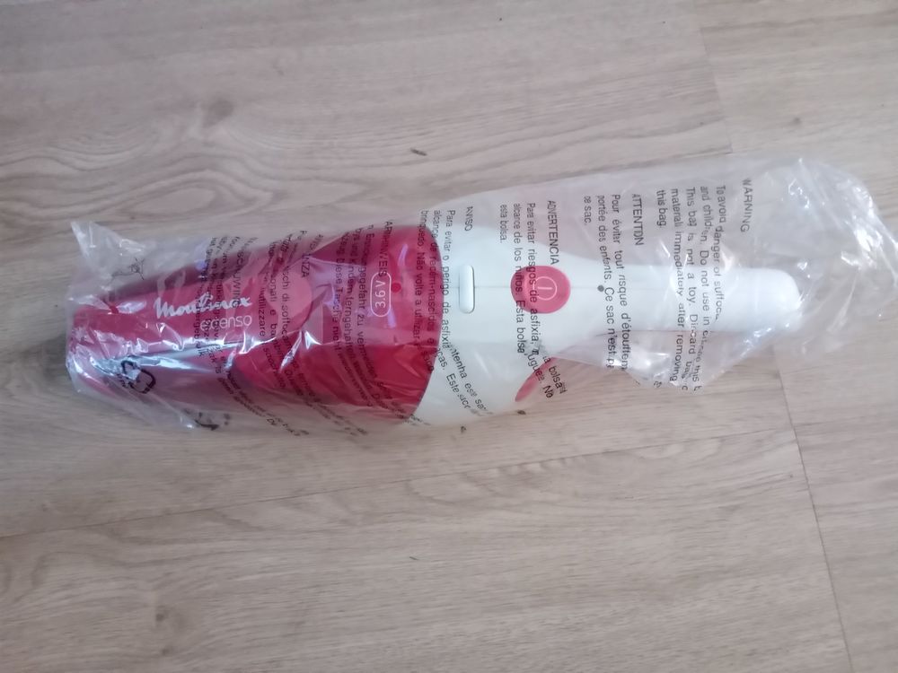 ASPIRATEUR DE TABLE NEUF DANS SA BOITE Electroménager