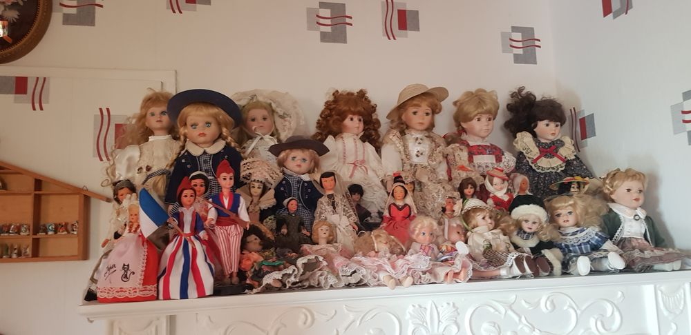 Collection de poup&eacute;es 