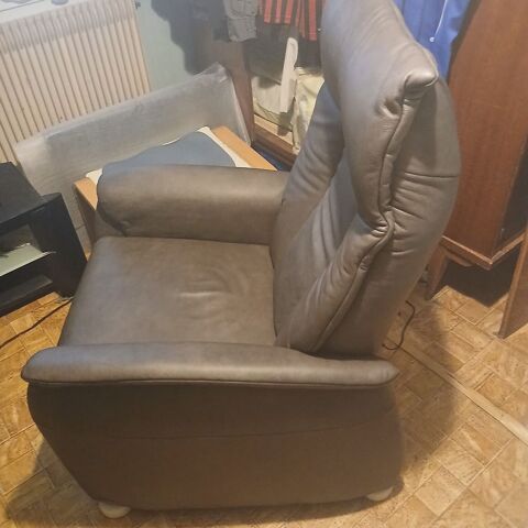 Fauteuil en cuir Himolla 2500 Maizires-ls-Metz (57)