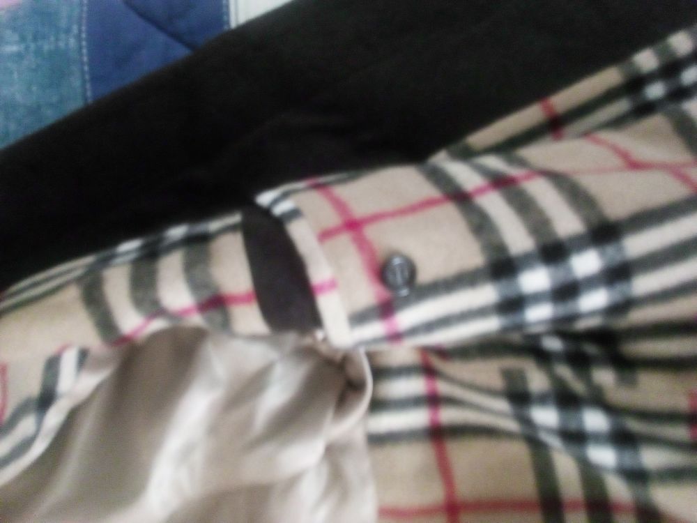 manteau Burberry neuf 100%laine valeur 1970 .c&egrave;de 800 Vêtements
