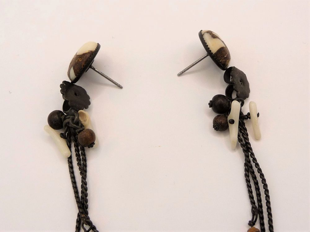 Boucles D'oreilles Pendantes &agrave; Clou Marron et Blanc- Neuf Bijoux et montres