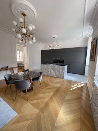  Appartement à vendre 6 pièces 185 m²