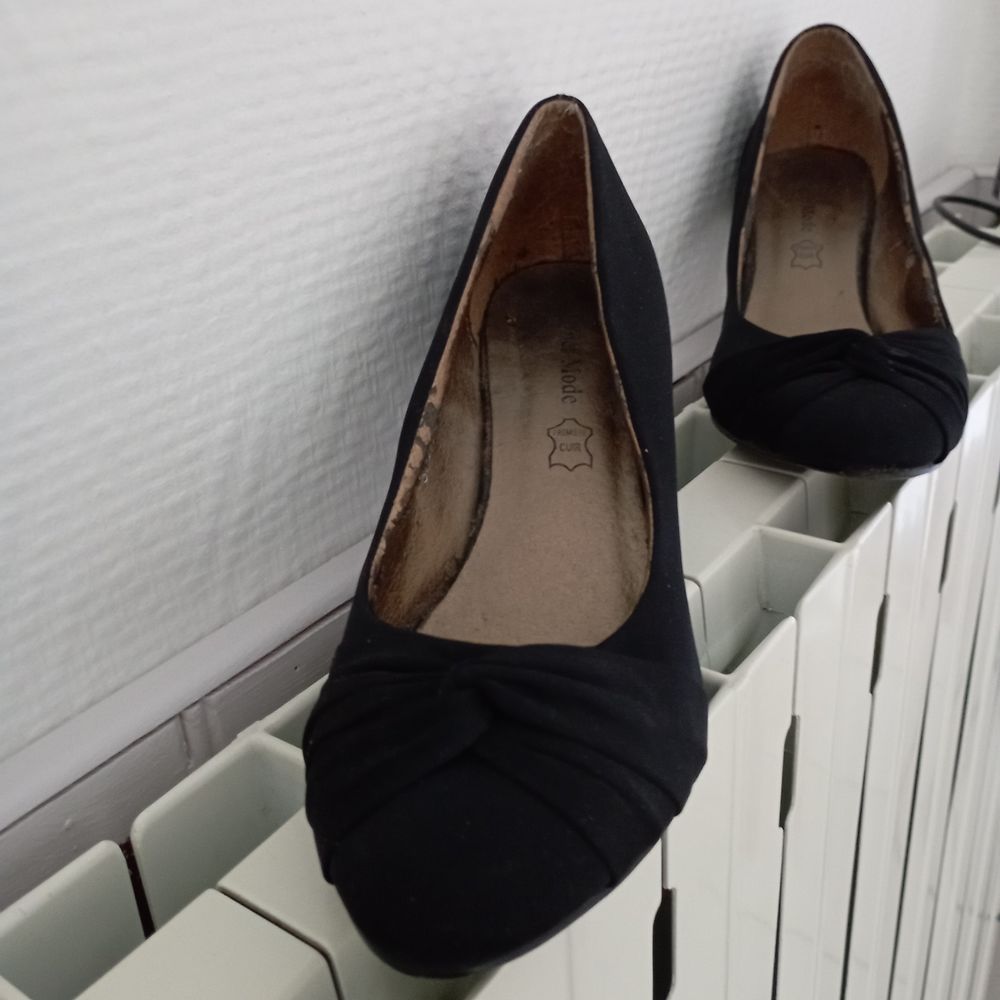 Escarpin noir Tissu satin&eacute; Chaussures