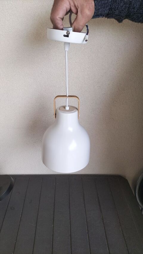 Petit lustre blanc Palavas-les-Flots (34)