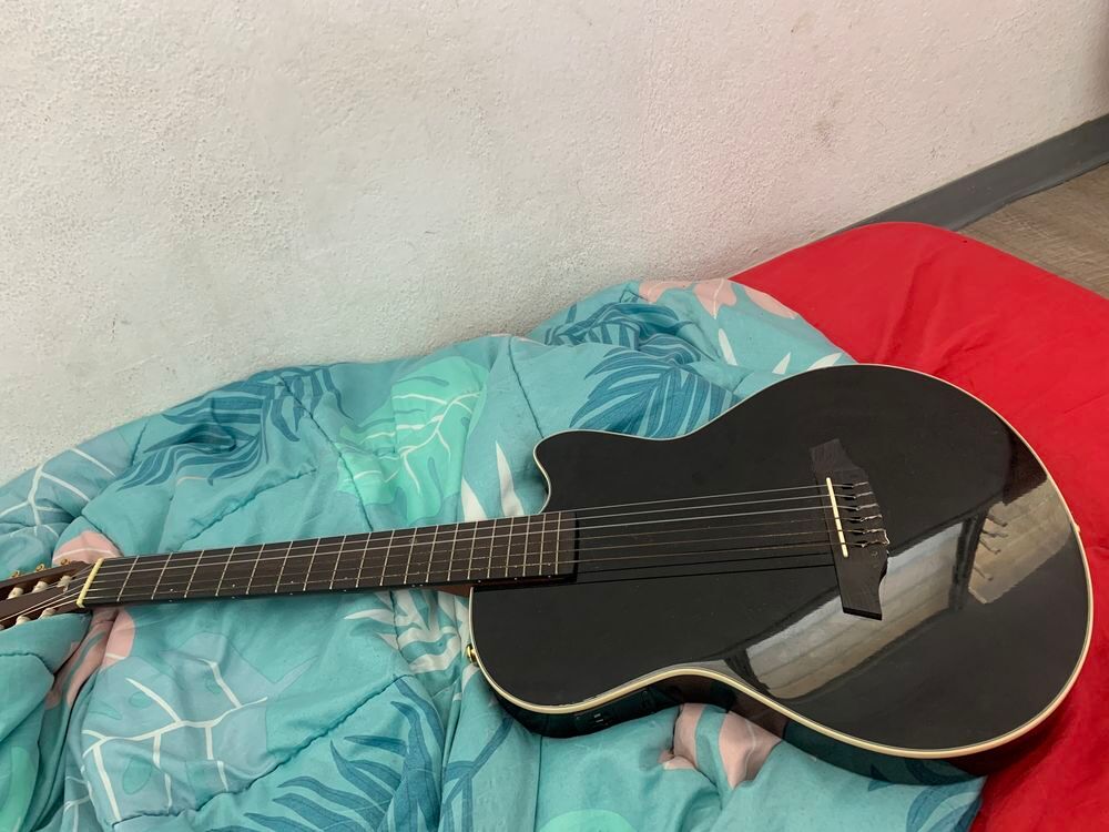 Guitare electro acoustiwue &agrave; vendre Instruments de musique