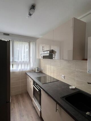  Appartement à louer 4 pièces 72 m²
