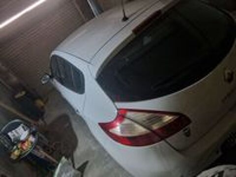 M&eacute;gane 1.4i 16V Authentique 2010 occasion 81200 Mazamet