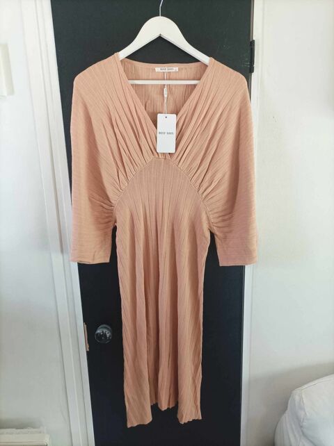 ROBE ORANGE PALE ROSY DAYS TAILLE UNIQUE 
12 Bubry (56)