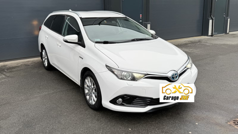 Toyota auris Touring Sports Hybride 136h Design
