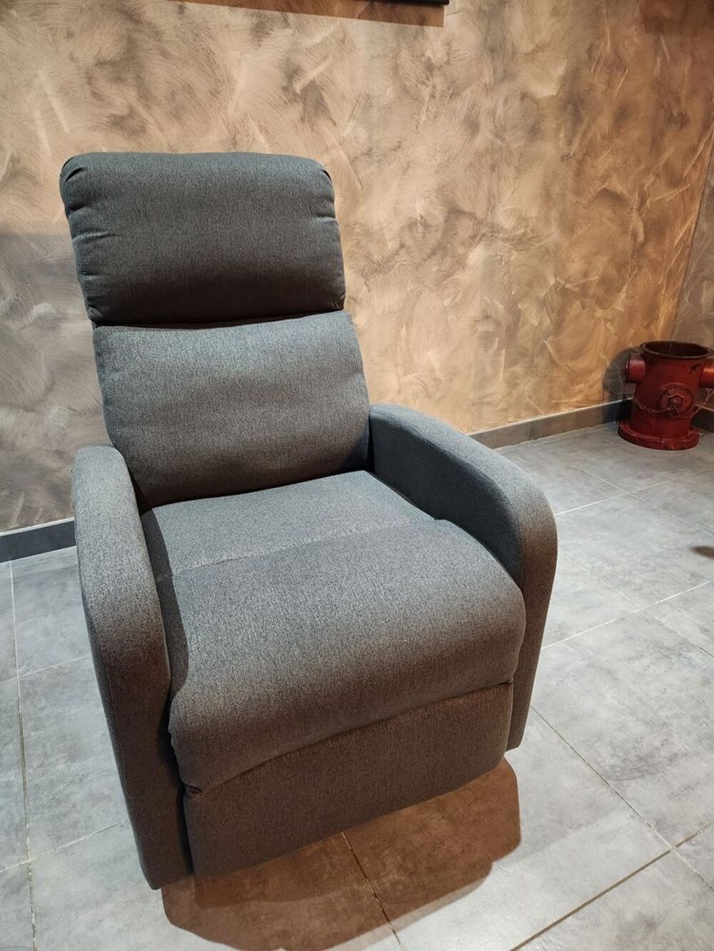 Fauteuil inclinable motoris&eacute; RELAX gris Meubles