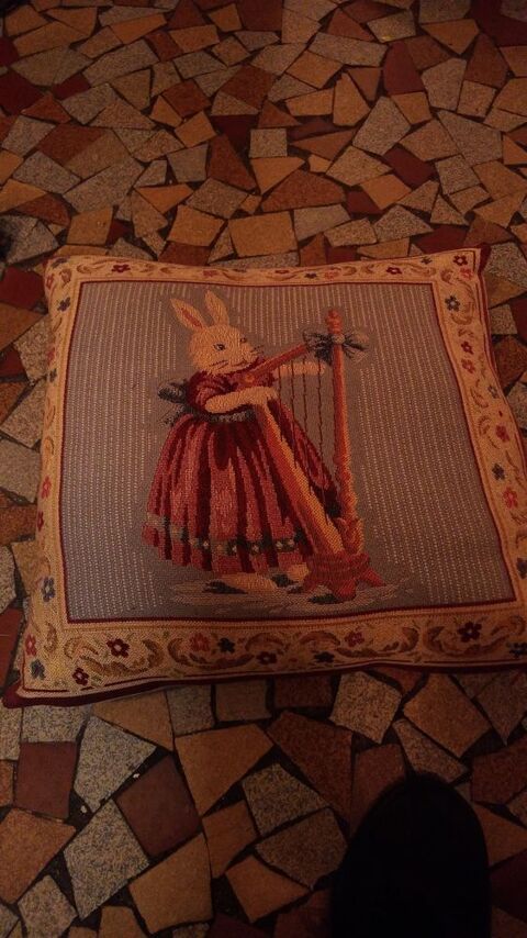 Joli coussin brod� model lapin 10 Rosny-sous-Bois (93)