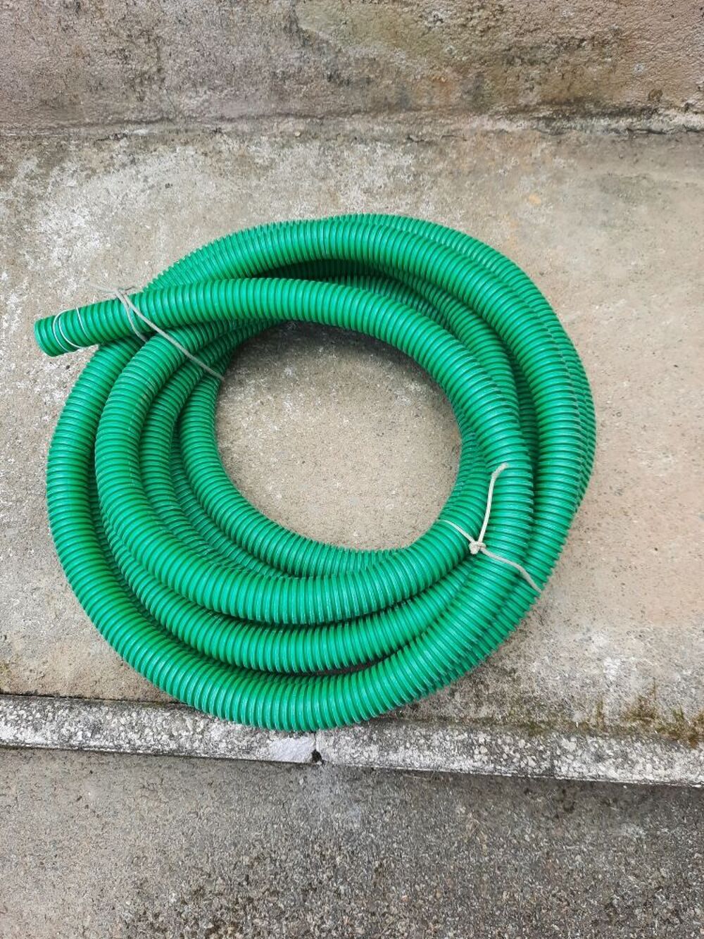 tuyau pour c&acirc;ble fibre ou autre. Bricolage