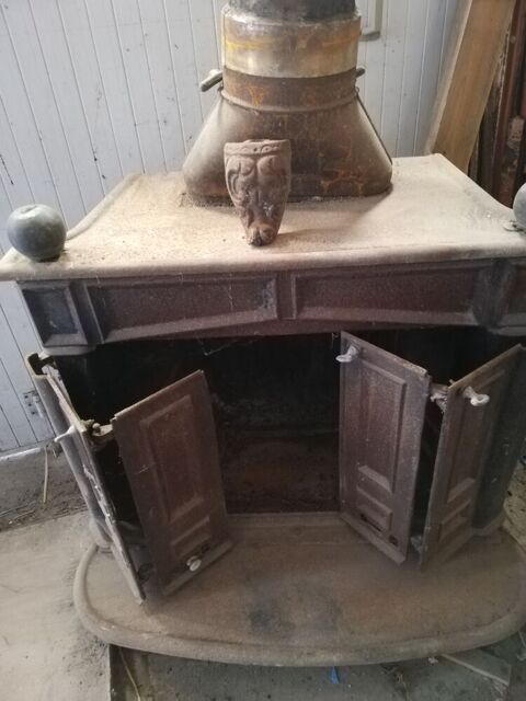  poêle à bois en fonte de la marque Godin, modèle 180 Saint-Georges-des-Gardes (49)
