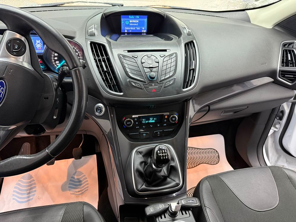 Kuga 2.0 TDCi 150 S&S 4x4 Titanium 2015 occasion 69120 Vaulx-en-Velin