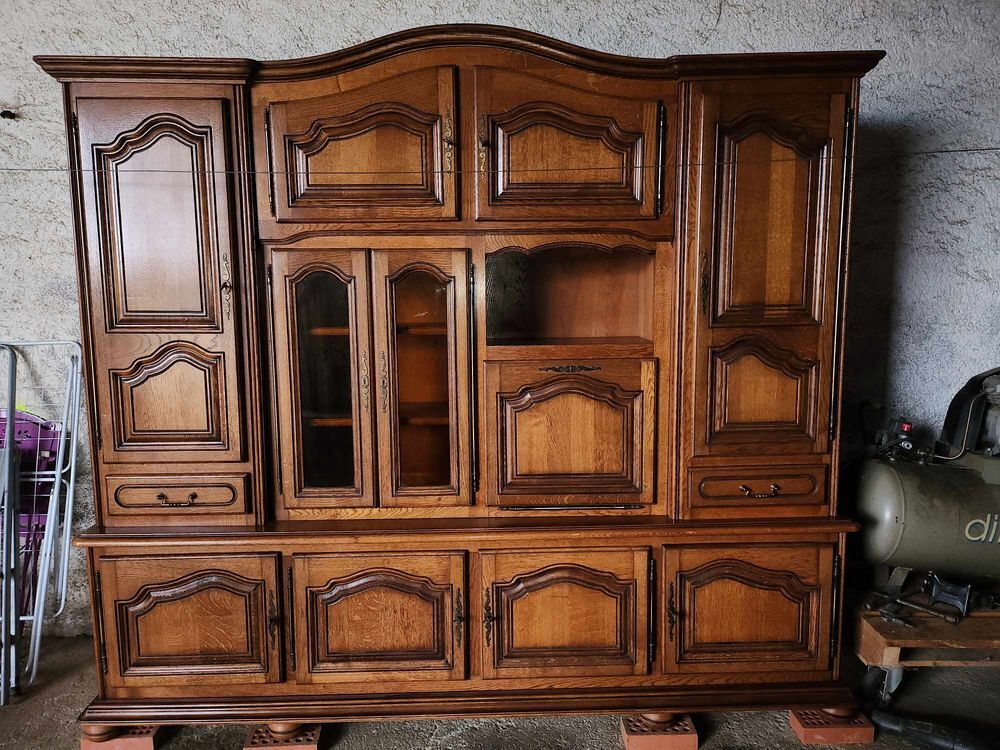 : BUFFET VAISSELIER EN CHENE MASSIF Meubles