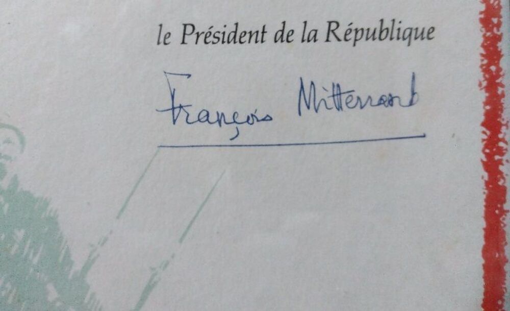 Dipl&ocirc;me sign&eacute; F. MITTERRAND 70eme anniversaire Armistice 14/ 