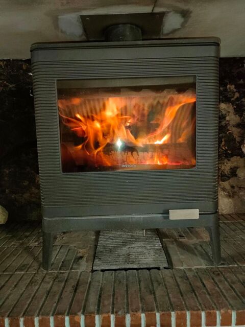 Po�le � bois Invicta mod�le KAZAN 450 Marc� (49)