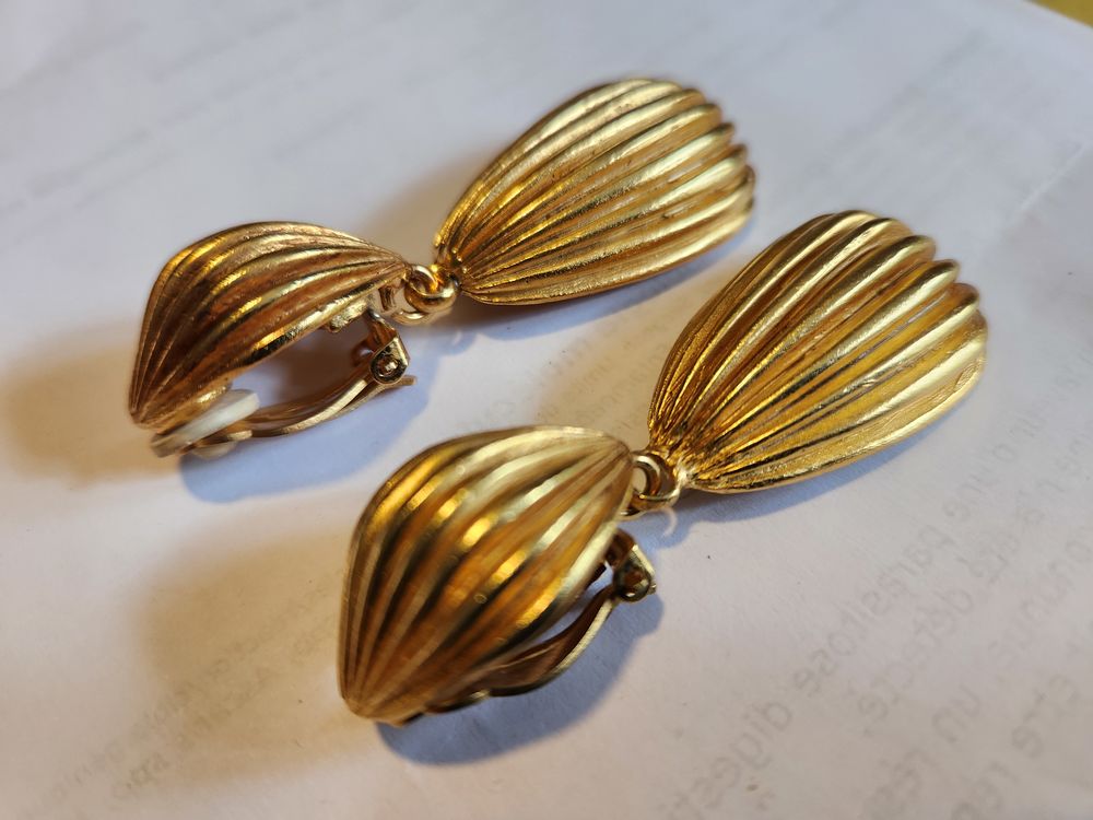 BO Clip stri&eacute;e LANVIN pendante dor&eacute;e Bijoux et montres