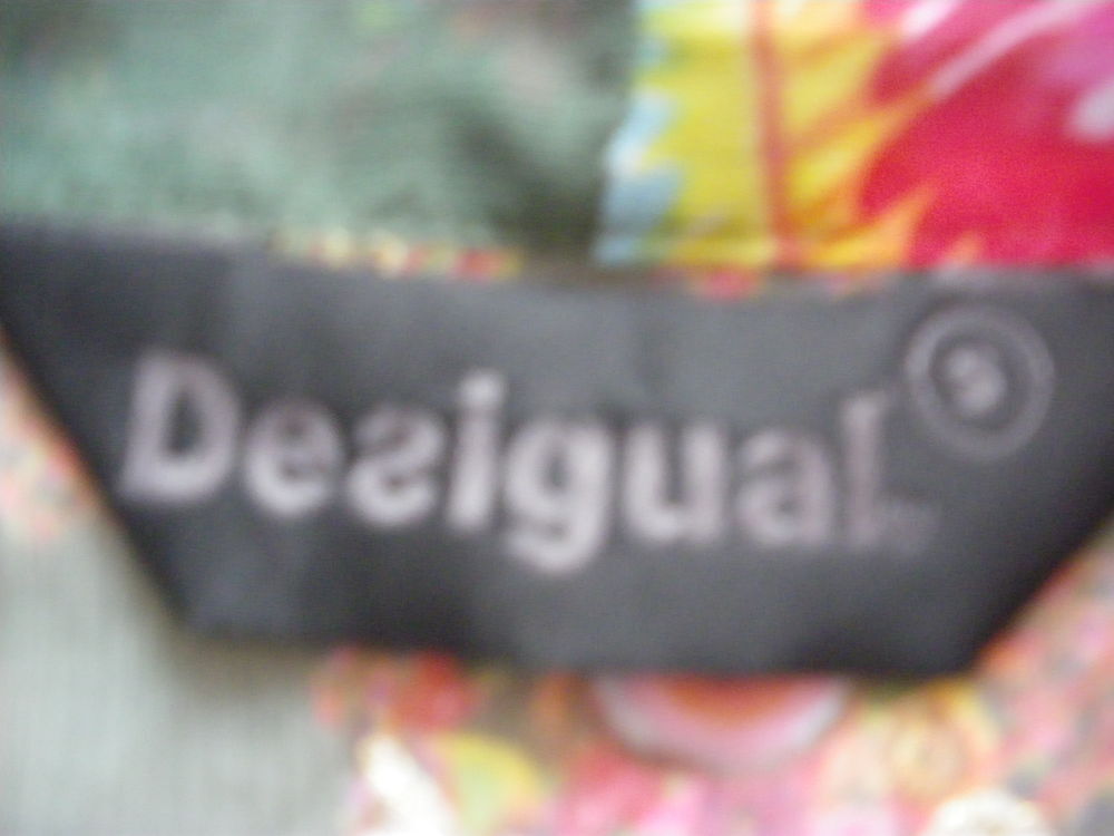 Haut DESIGUAL TBE Vêtements