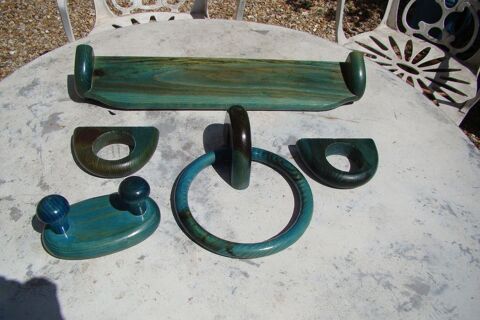Lot d'accessoires de salle de bain en bois vintage 40 Gargenville (78)